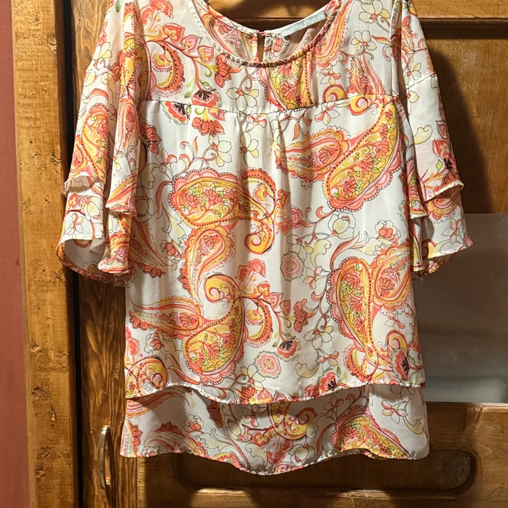 Valerie Stevens Ivory Paisley Flutter-Sleeve Blouse - Orange & Pink